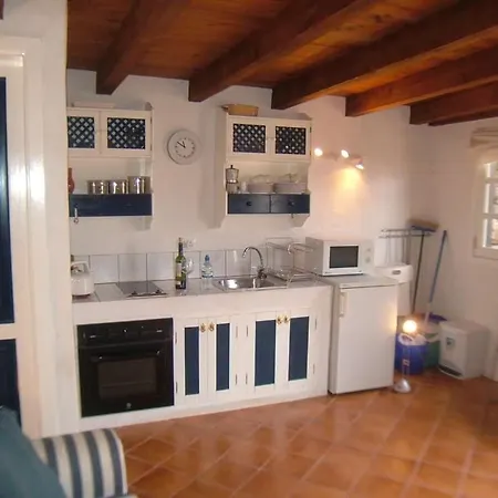 Las Casitas De Femes Sleeps 2 Pool Wifi Uga